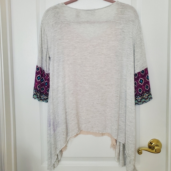 Gimmicks by BKE Southwestern Top - Picture 7 of 10